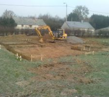 Terrassement 105 ml de fondation avec mise en place des terre sur le devant