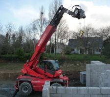 Positionnement du mrt 2150 dans la cour
(emprise 5x5m)