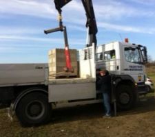 D&eacute;barquement des 2 palettes d'agglos