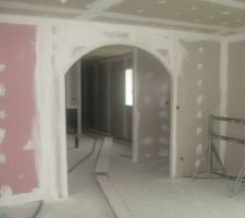 Vue cuisine de part la salle a manger