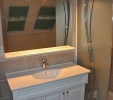 Salle de bains en cours d'aménagement