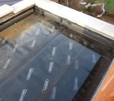 étanchéité de la terrasse du haut au-dessus du porche.