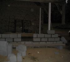 Mur de s&eacute;paration entre la maison et le garage.