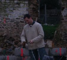 Nettoyages des sceaux, truelles et betonni&egrave;re a la fin de la journ&eacute;e.