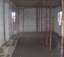 Plancher béton vue dans dessous au niveau du salon