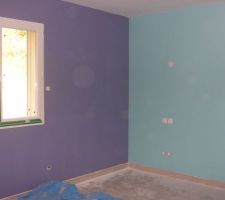 La chambre de fille 1---bleu piscine / violet