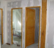 Porte d'accès sdb, chambre et wc (étage)  poutre chêne