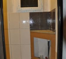 WC carrel&eacute;, ambiance marron fonc&eacute;/clair