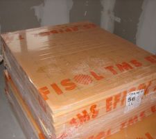 L'isolant est arrivé: EFISOL TMS MF SI en  56mm
on aura bientôt une dalle et un chauffage !