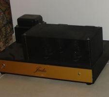 Amplificateur enceintes avant