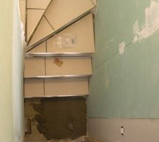 Escalier qui va au sous sol 
en cours