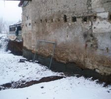 On peu voir le rajout de fondatition au niveau des murs mitoyen