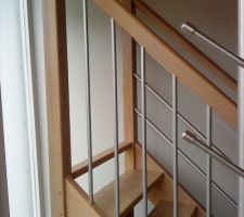 Voici exactement à quoi ressemblera le baraudage du futur escalier, aspect inox brossé.