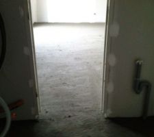 Coulage du mortier avant pose du placher chauffant