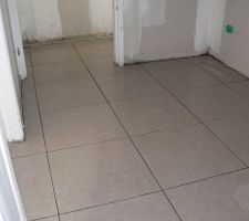 Le palier et les WC de l'&eacute;tage.