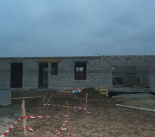 Le devant de la maison / fin du rez de chauss&eacute;e