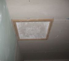 Ca y est je vais pouvoir monter fixer ma plaque de fixation  de moteur de hotte !!!