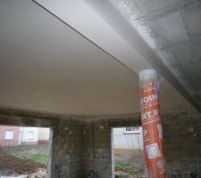 Platre projett&eacute; dans le s&eacute;jour