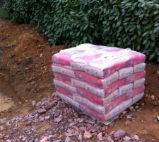 Une palette de ciment : ca sent l'&eacute;l&eacute;vation des murs