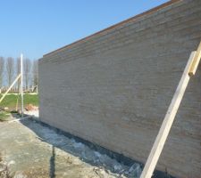 El&eacute;vation des murs semaine 1, apr&egrave;s remontage et rectification.