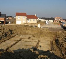 Les fouilles sont terminées, les aciers sont posés, il ne reste plus qu'à couler...