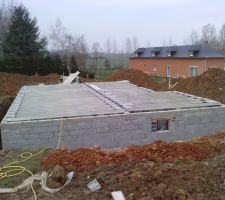 Mise en place du plancher hourdis b&eacute;ton