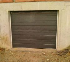 Porte garage sectionnelle gris anthracite élèctrique 2.40x2.00
