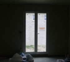 Porte fen&ecirc;tre cot&eacute; salon