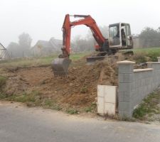 Premier coup de pelleteuse