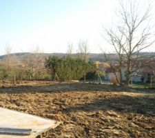 La vue que nous aurons depuis l'angle de la terrasse, le sud est pile en face... et on voit aussi notre ancienne maison !!!