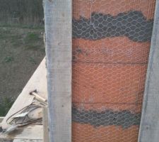 Grillage &agrave; poule pour faire tenir l'enduit