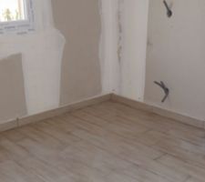 Carrelage chambre 2 et bureau