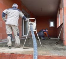 La chape de la terrasse couverte