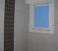 Fa&iuml;ences de la salle d'eau &eacute;tage