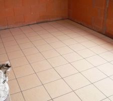 Carrelage de la terrasse couverte