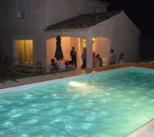 Petite soirée autour de la piscine...