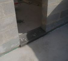 11/03/2011 : seuil porte de service