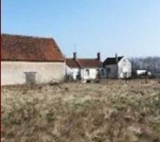 Vue d'ensemble de la maison depuis le jardin