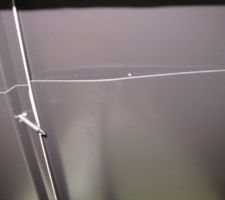 Vis auto-perforante susceptible d'entraîner des infiltrations