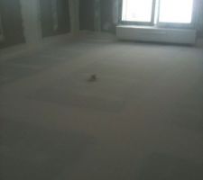 D&eacute;sol&eacute; elle est &agrave; l'envers. Sous couche plafond.