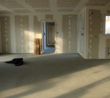 Salle à manger avec couloir coin enfant