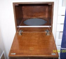 Trappe ouverte de la descente de linge