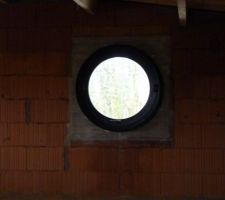Oeil de boeuf salle de bain du haut