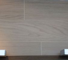 Carrelage imitation parquet de la salle de bain des filles