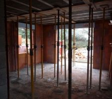 Dalle &eacute;tage coul&eacute;e (salon)