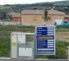 Le même panneau, mais de plus près
