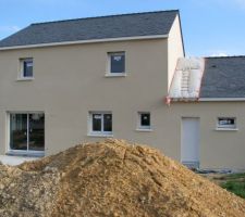 Autre vue de la façade arrière enduite terminée