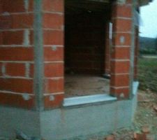 Mise en place des dalles (sous porte fenêtre)