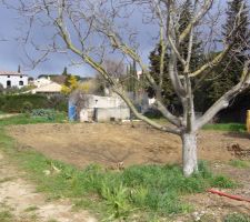 Voil&agrave; les fouilles. Que de la bonne terre pour un ancien potager