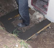 Socle pour la trappe du vide sanitaire